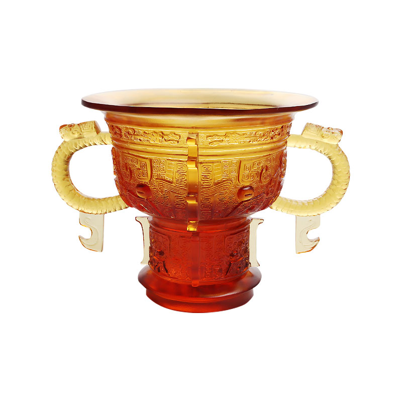 Treppiede cinese con manico a forma di orecchie di drago e motivo a spine