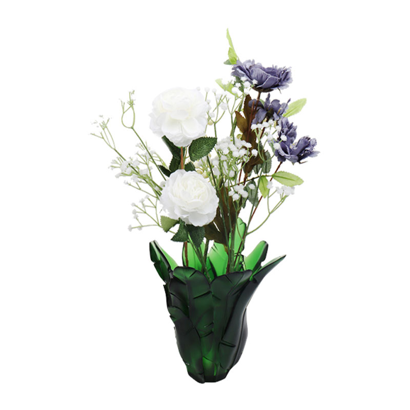 Vaso in vetro con foglia di banana verde per decorazione domestica