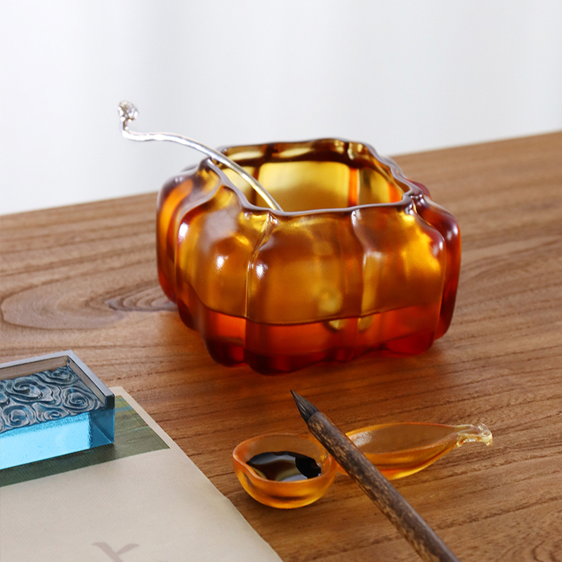 Vaso per l'acqua a forma di zucca in vetro cristallo viola