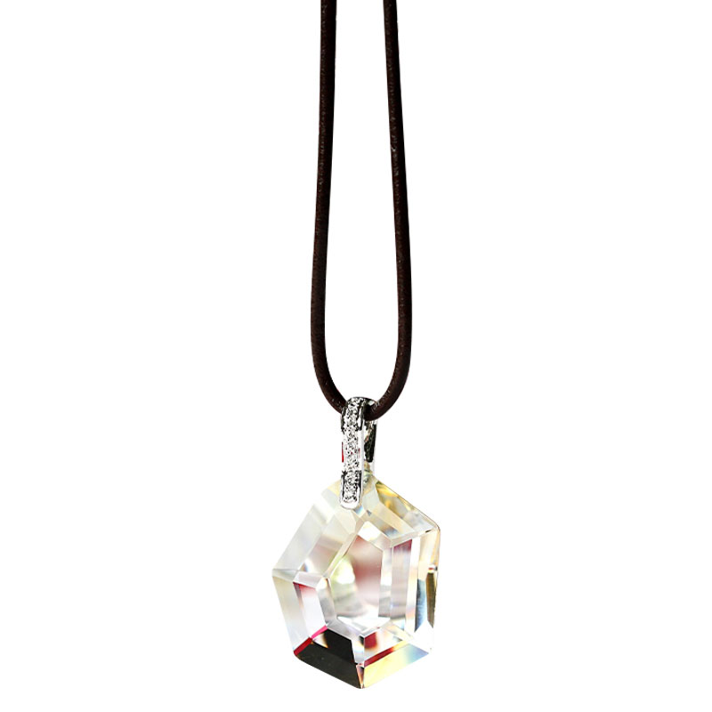 Collana color argento con montatura a motivo pendente in vetro