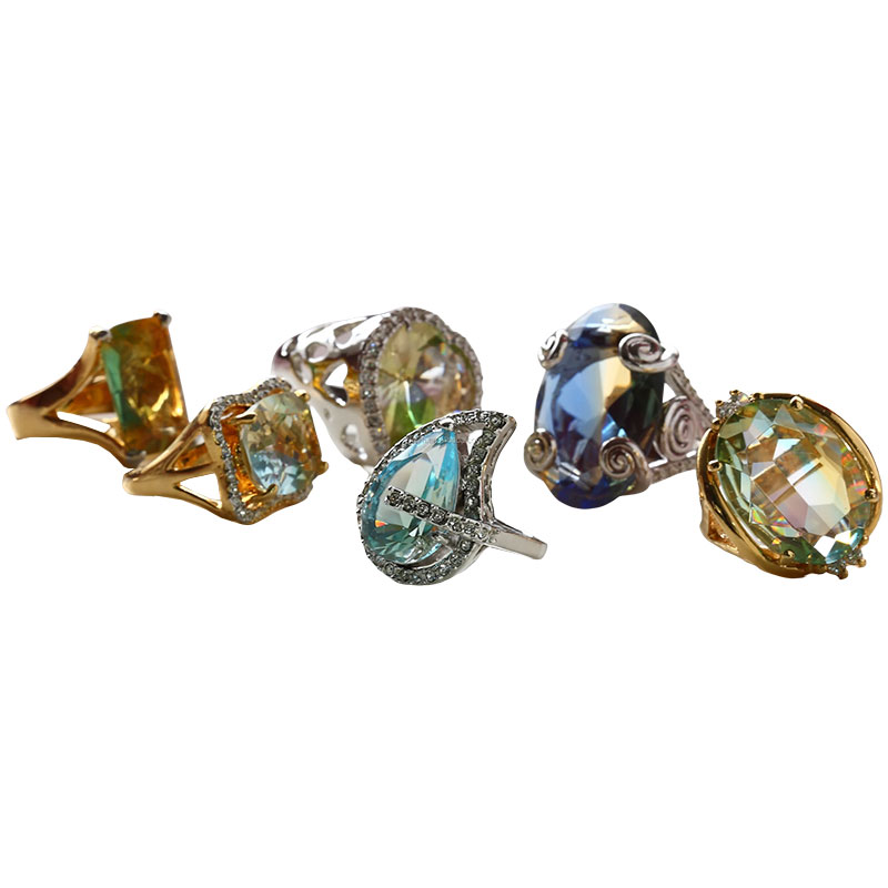 Anello con vetro molato a forma di lacrima