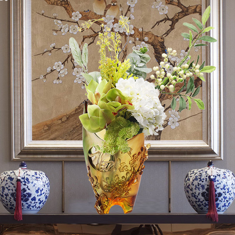 Decorazioni per la casa Vaso in vetro ambrato dal design intagliato con fiori di pruno