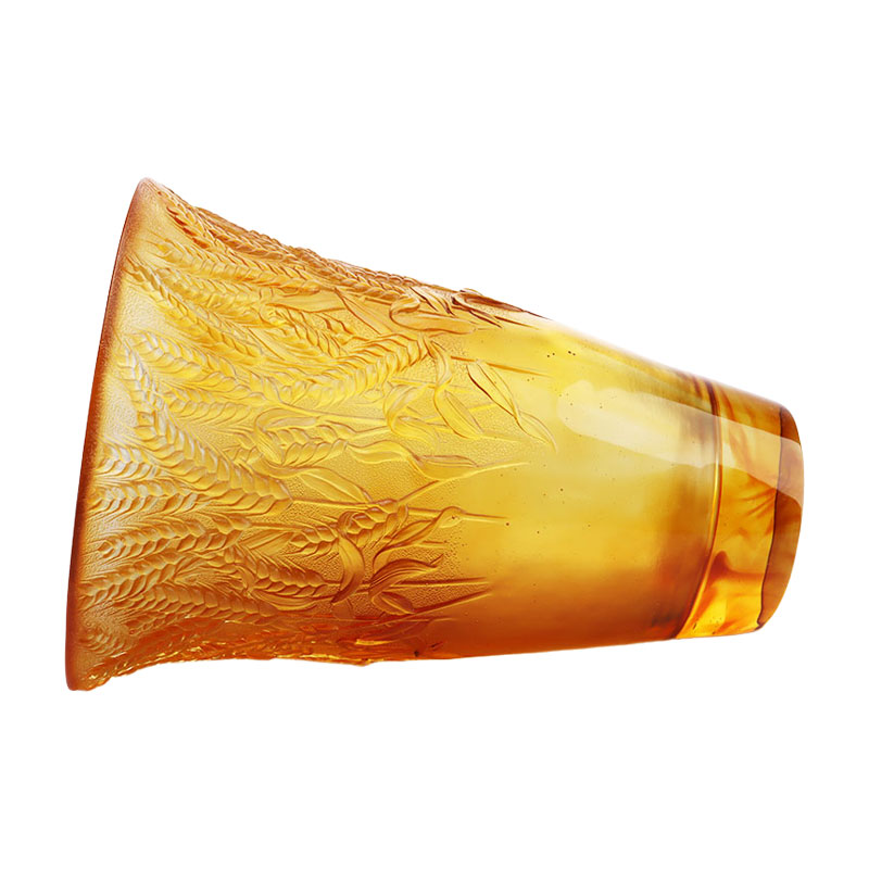 Vaso in vetro ambrato con spighe di grano in rilievo