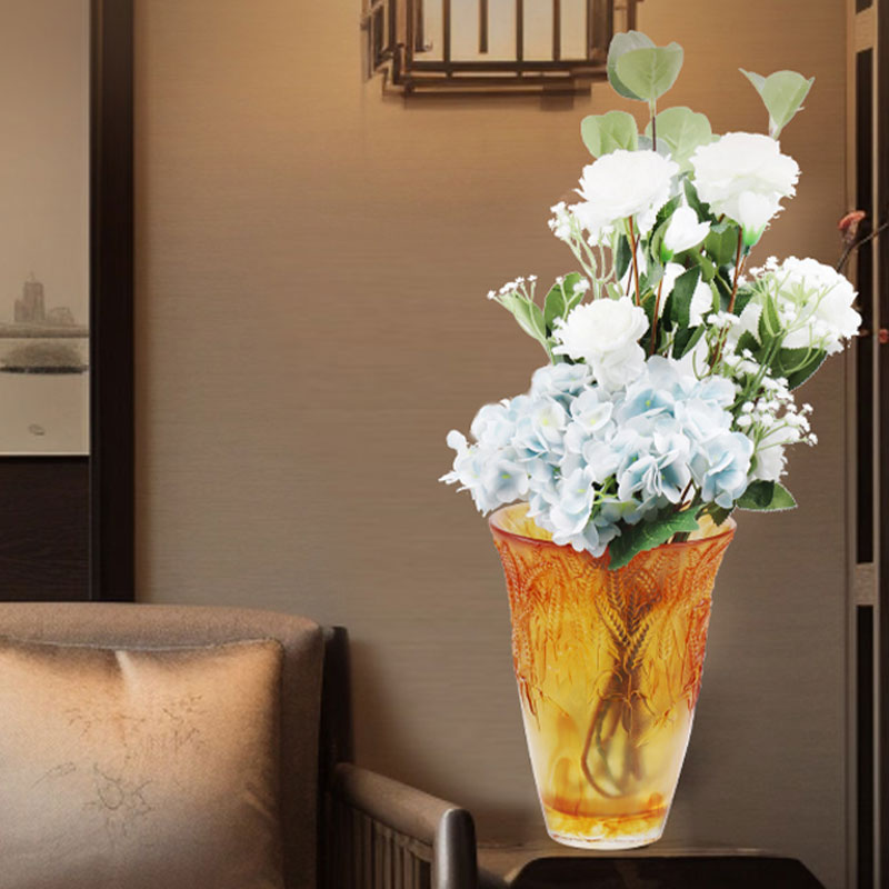 Vaso in vetro ambrato con spighe di grano in rilievo