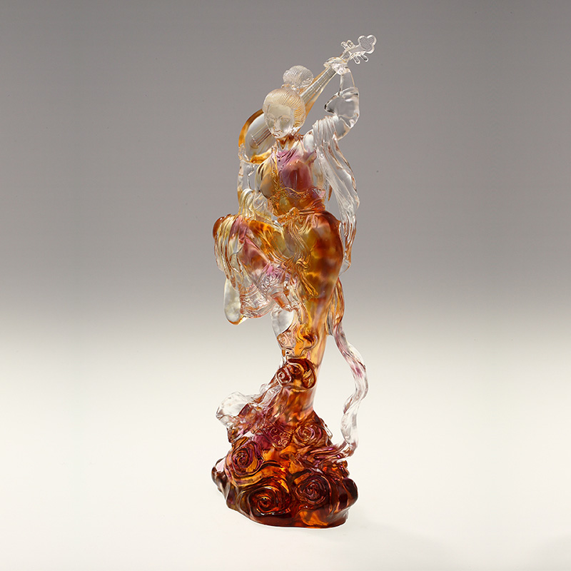 Ornamenti femminili eleganti e graziosi per sculture in vetro