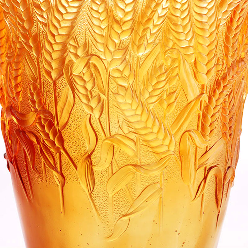 Vaso in vetro ambrato con spighe di grano in rilievo