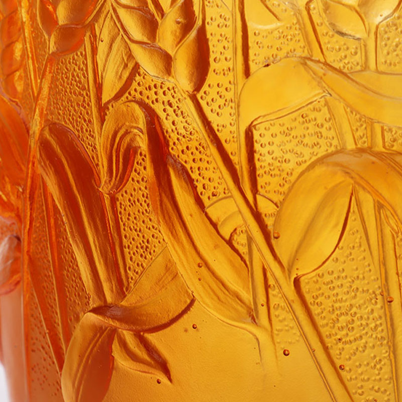 Vaso in vetro ambrato con spighe di grano in rilievo